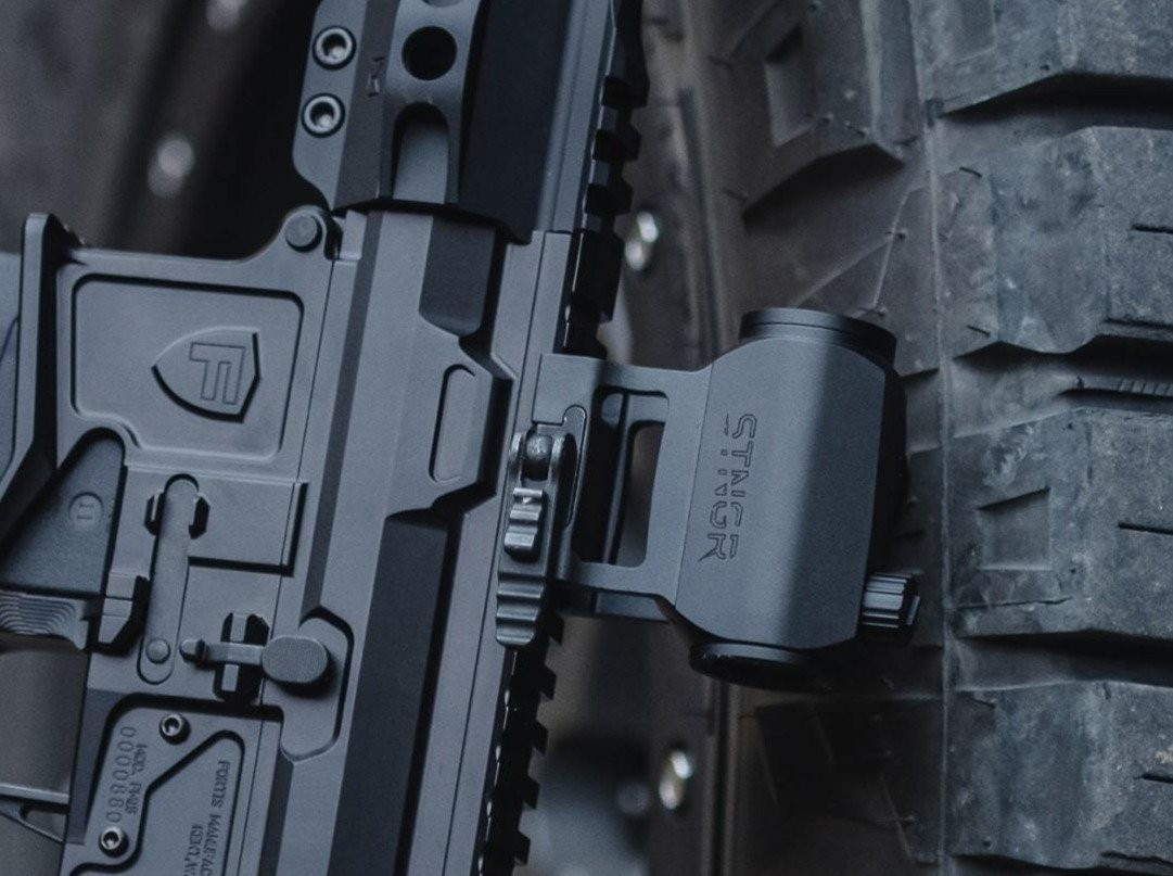 STNGR AXIOM II Red Dot Sight + QD Mount Bundle